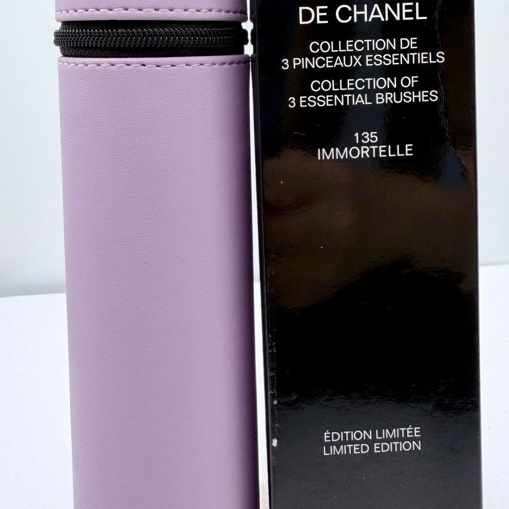 CHANEL Limited Edition Brush Set with Lavender Leather Case - 135 Immortelle NIB - Picture 2 of 9
